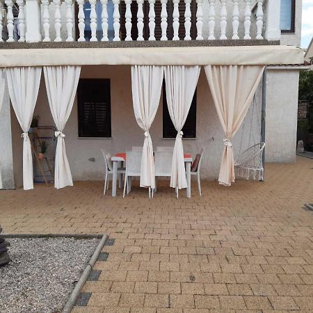 Apartment Margareta By El-Pi Tours Njivice Εξωτερικό φωτογραφία