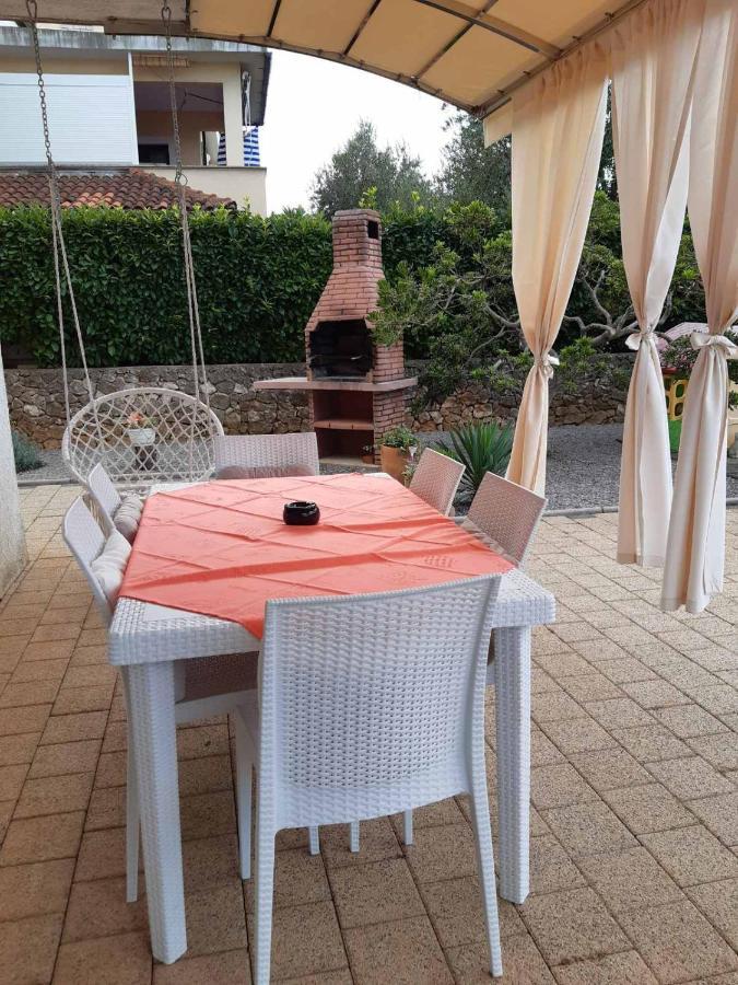 Apartment Margareta By El-Pi Tours Njivice Εξωτερικό φωτογραφία