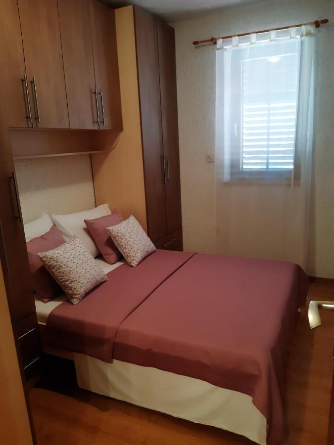 Apartment Margareta By El-Pi Tours Njivice Εξωτερικό φωτογραφία