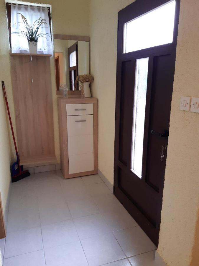 Apartment Margareta By El-Pi Tours Njivice Εξωτερικό φωτογραφία
