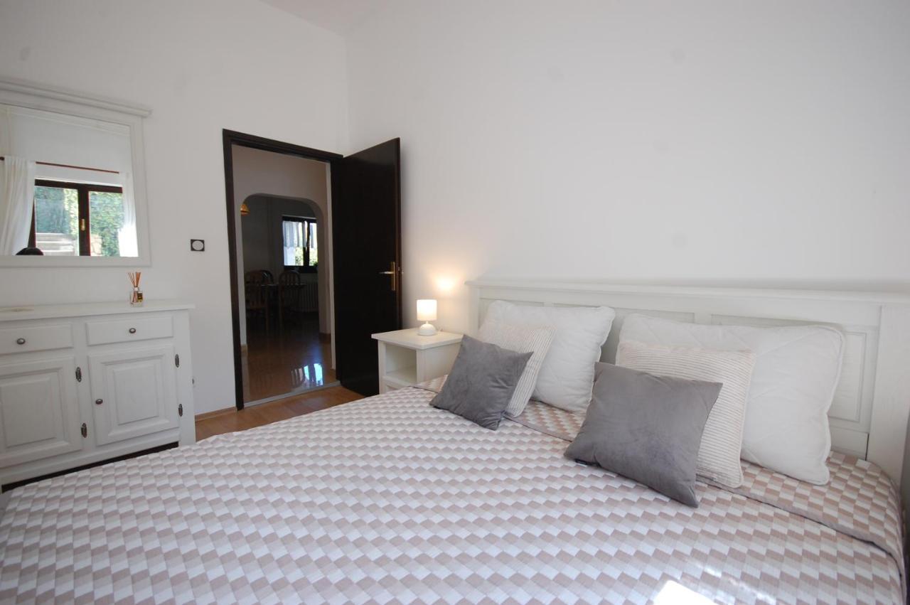 Apartment Margareta By El-Pi Tours Njivice Εξωτερικό φωτογραφία