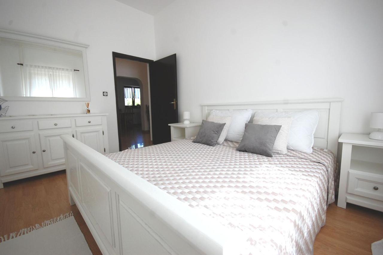 Apartment Margareta By El-Pi Tours Njivice Εξωτερικό φωτογραφία