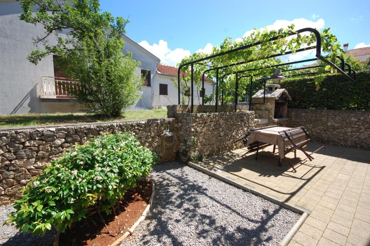 Apartment Margareta By El-Pi Tours Njivice Εξωτερικό φωτογραφία